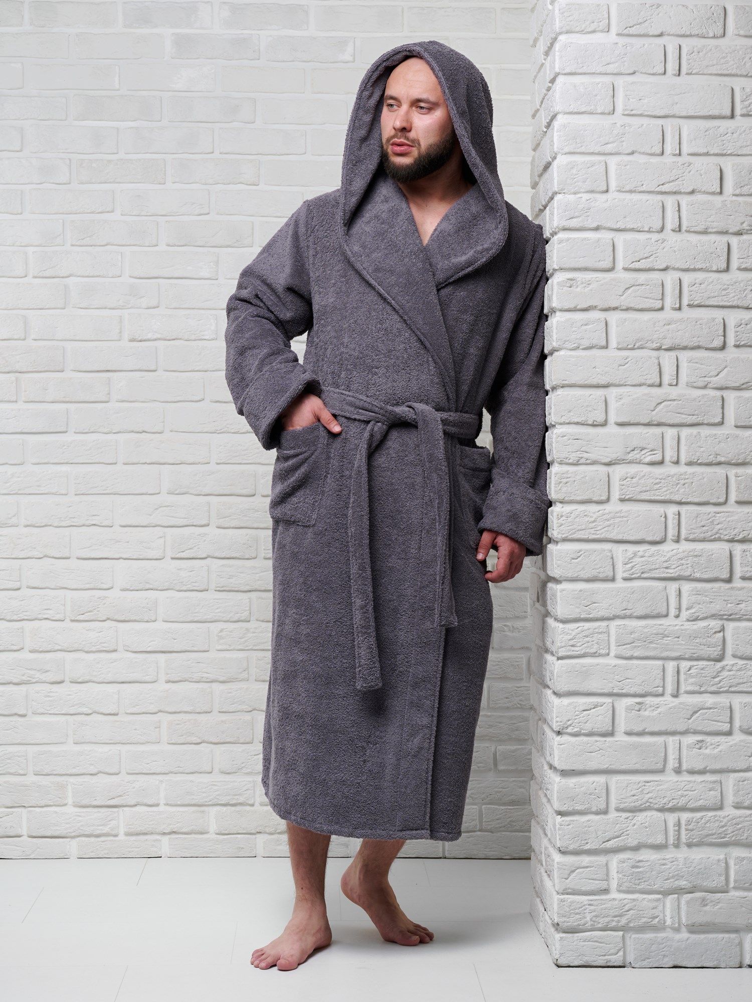 снимок Халат мужской махровый PandaHug с капюшоном, темно-серый от магазина BIO-TEXTILES ОПТ